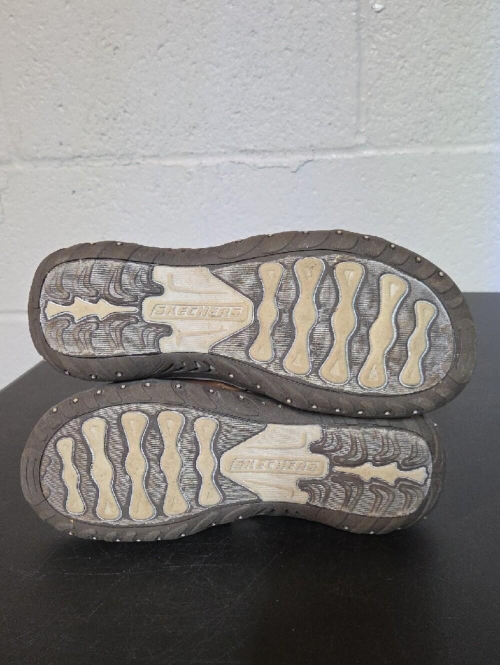Skechers Womens Brown Dual-Strap Slide Sandals - Picture 8 of 8